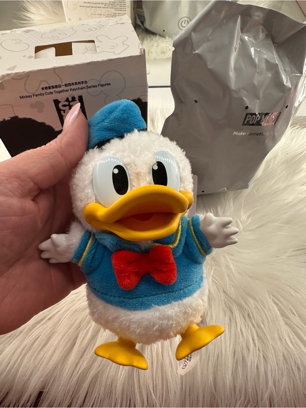 Pop Mart Mickey Family-Donald Duck Keychain - Picture 2 of 3